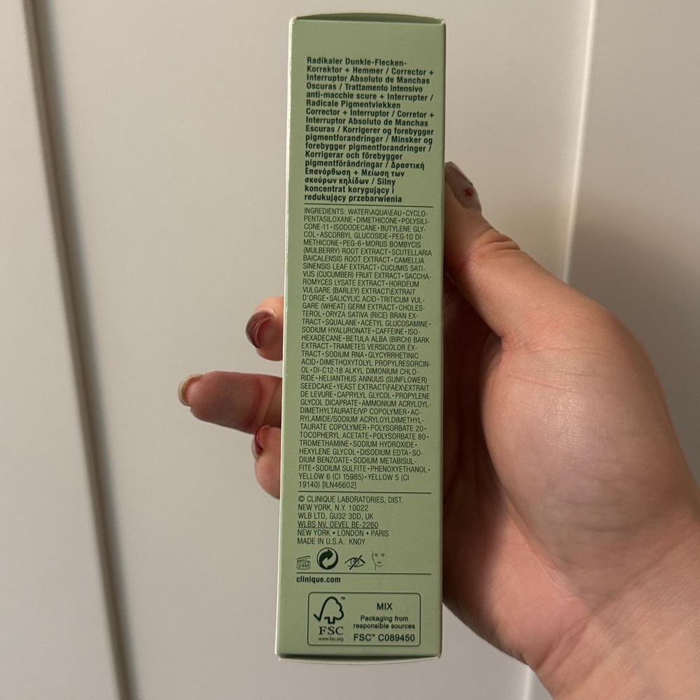 Even Better Clinical™ Radical Dark Spot Corrector + Interrupter-50 ml BNIB - Picture 8 of 11